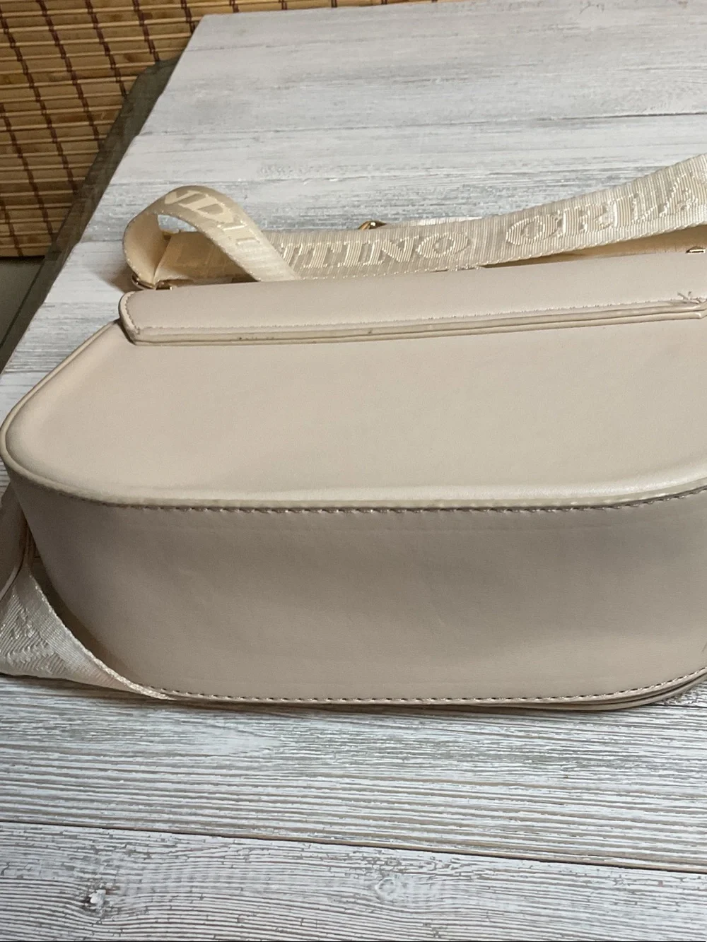 Valentino Orlandi Cream and gold crossbody shoulder bag